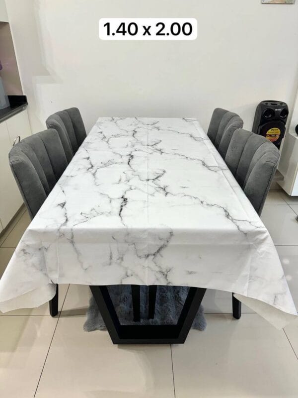 MANTEL ECOCUERO ESTAMPADO CON FELPA