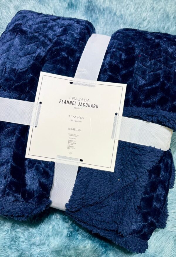 MANTA CON CORDERITO JACQUARD
