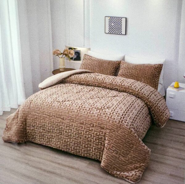 EDREDÓN CON CORDERITO + 1 FUNDA DE ALMOHADA (1 PLAZA Y MEDIA)